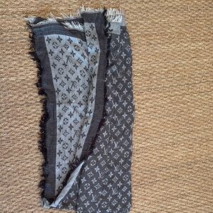 Louis Vuitton Monogram Scarf - Black and Grey